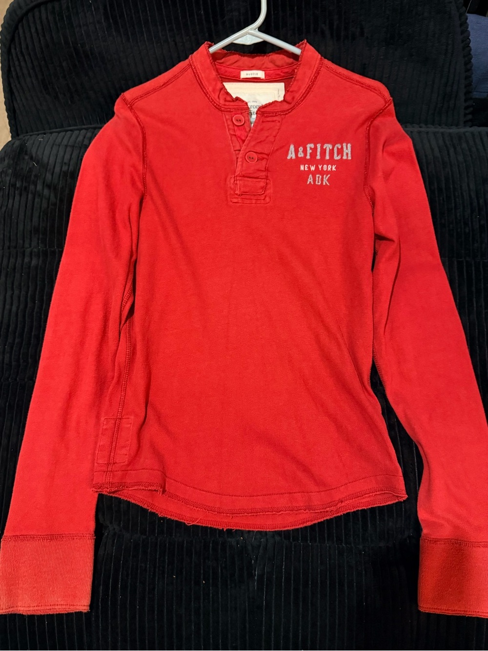 Abercrombie & Fitch Men’s Small Red Muscle Henley Long Sleeve Shirt